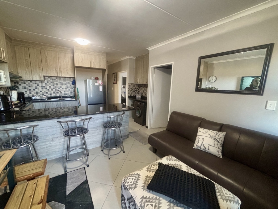 To Let 2 Bedroom Property for Rent in Buh Rein Estate Western Cape